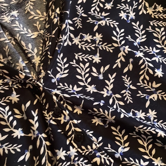 Floral Longsleeve - Picture 3 of 4